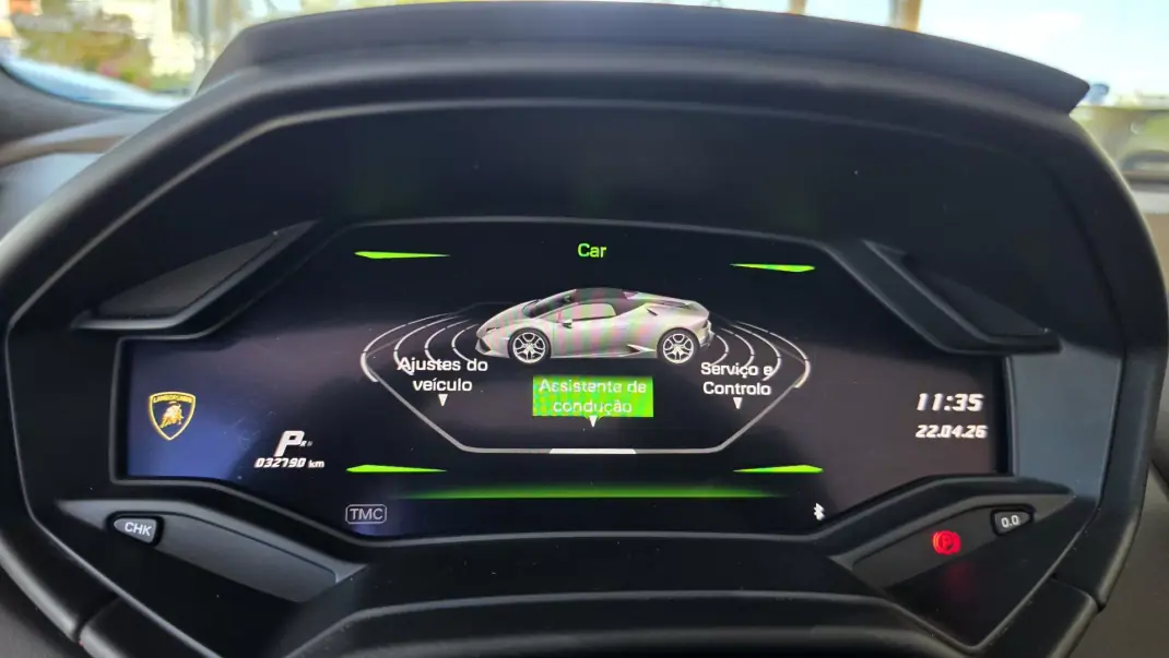 Lamborghini Huracán Spyder 2017 - 270000 EUR, 32790 km - AUTO.MOTO.pt - 32790km - foto 8 de 19