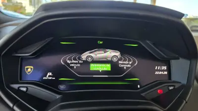 Lamborghini Huracán Spyder 2017 - 270000 EUR, 32790 km - AUTO.MOTO.pt - 32790km - foto 8 de 19