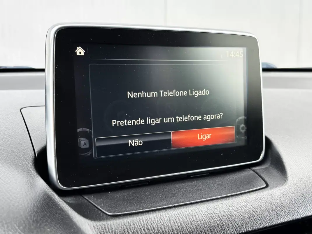 Mazda 2 2015 - 11500 EUR, 75000 km - AUTO.MOTO.pt - 75000km - foto 25 de 33