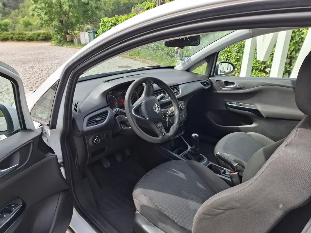 Opel CORSA VAN 1.3 CDTI 2015 - 3250 EUR, 280000 km - AUTO.MOTO.pt - 280000km - foto 9 de 11