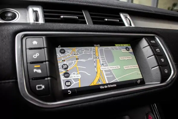 Land Rover Range Rover Evoque 2016 - 20990 EUR, 149611 km - AUTO.MOTO.pt - 149611km - foto 27 de 34