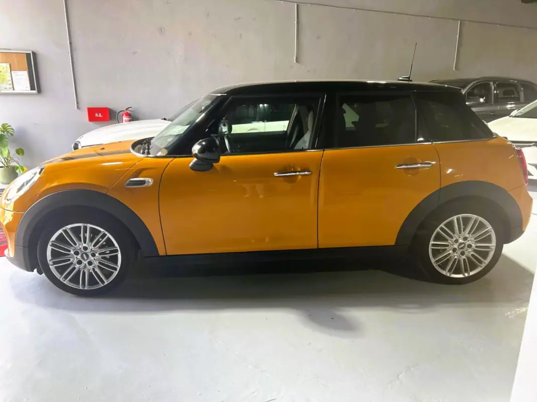 MINI 1000 2016 - 13500 EUR, 200000 km - AUTO.MOTO.pt - 200000km - foto 2 de 26