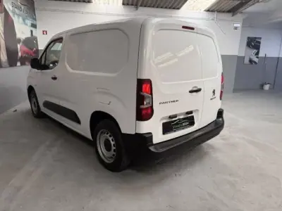 Peugeot Partner 2021 - 12250 EUR, 137000 km - AUTO.MOTO.pt - 137000km - foto 3 de 13