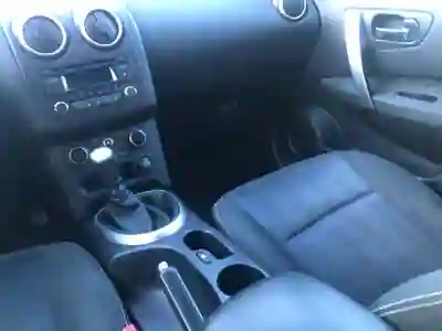 Nissan Qashqai 2012 - 7500 EUR, 253000 km - AUTO.MOTO.pt - 253000km - foto 8 de 10