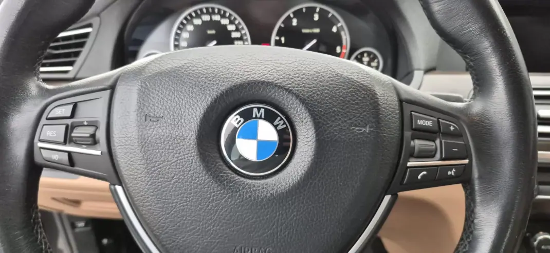 BMW 730 2009 - 13750 EUR, 304000 km - AUTO.MOTO.pt - 304000km - foto 23 de 44