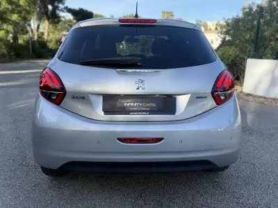 Peugeot 208 2016 - 8999 EUR, 44000 km - AUTO.MOTO.pt - 44000km - foto 7 de 18