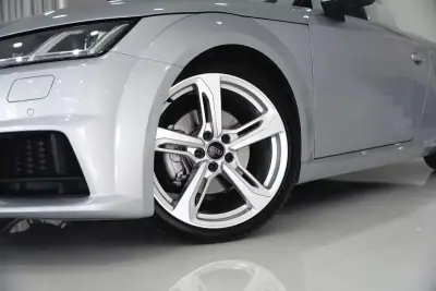 Audi TT Roadster 2015 — foto 6 de 55
