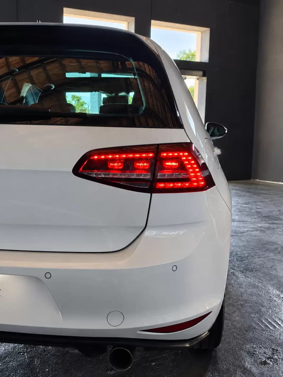 Volkswagen Golf 2015 - 23490 EUR, 96049 km - 96049km - foto 8 de 35