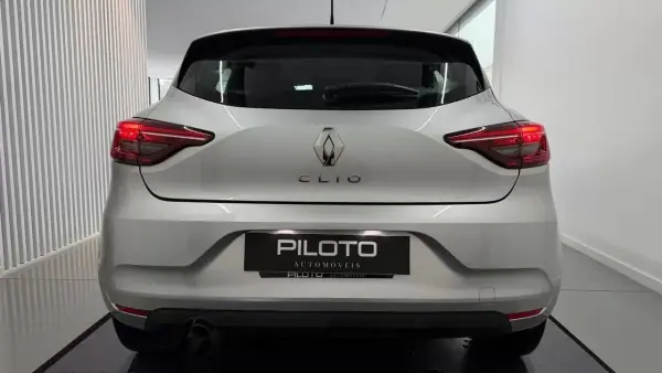 Renault Clio 2022 - 14900 EUR, 136243 km - AUTO.MOTO.pt - 136243km - foto 8 de 30
