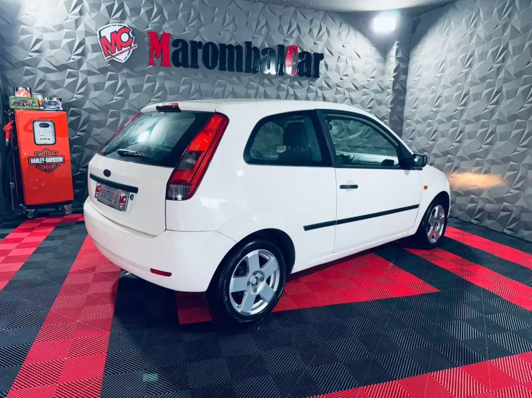 Ford Fiesta 1.4 TDCI 2003 - 1890 EUR, 229864 km - 229864km - foto 6 de 25