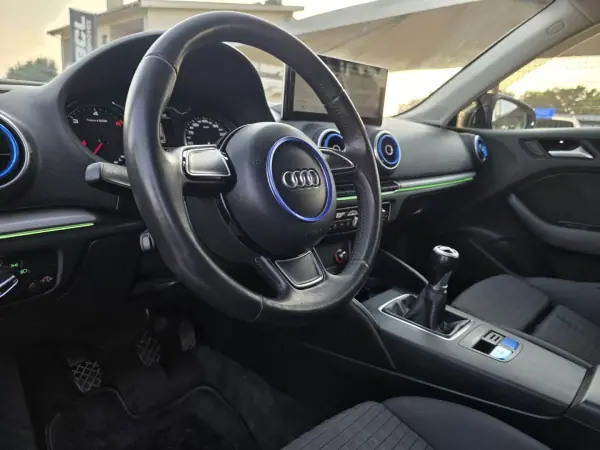 Audi A3 2013 - 12990 EUR, 203000 km - 203000km - foto 24 de 37