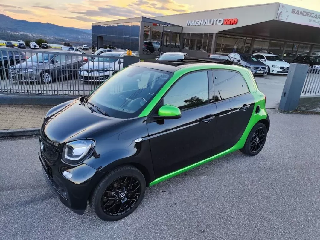 Smart ForFour 2017 - 13500 EUR, 44000 km - AUTO.MOTO.pt - 44000km - foto 3 de 46