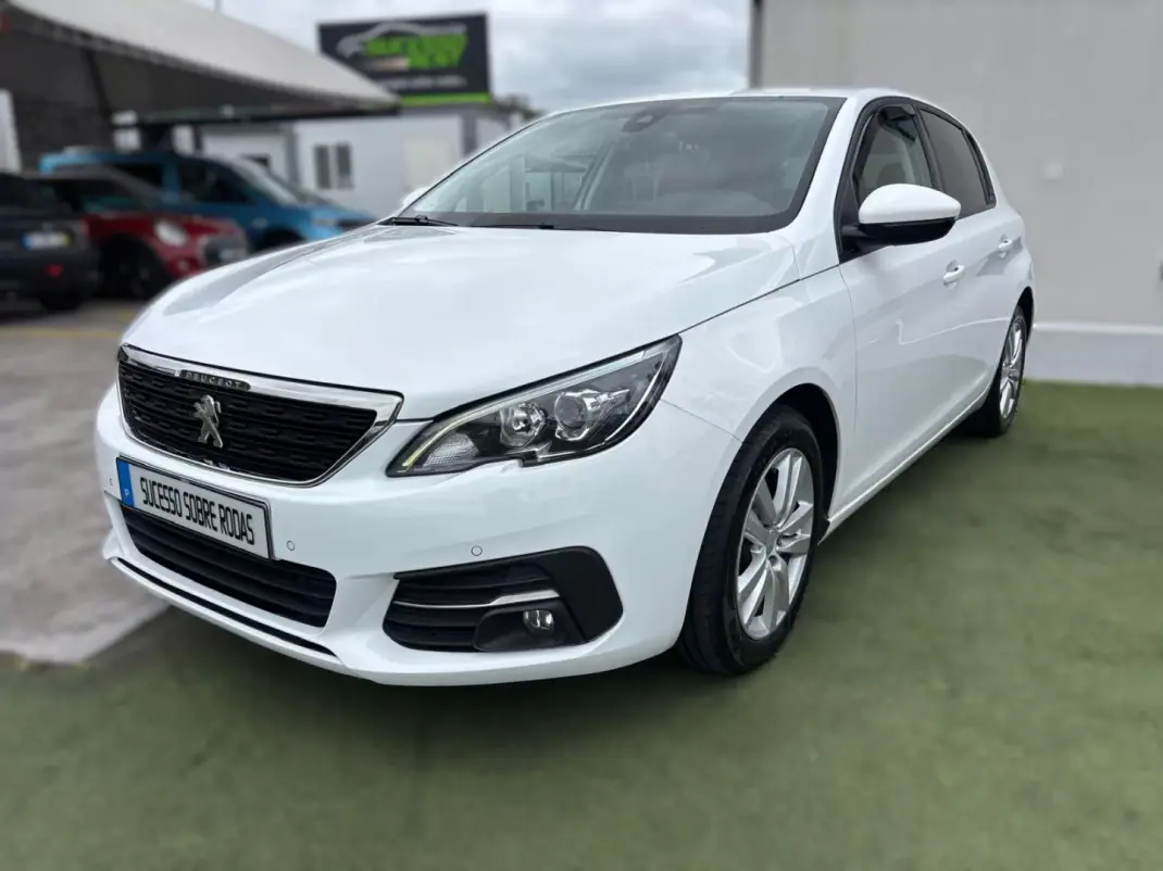 Peugeot 308 2018 - 16490 EUR, 149065 km - AUTO.MOTO.pt - 149065km - foto 1 de 14