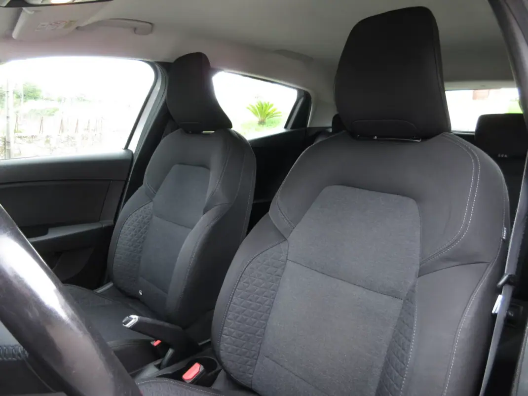Renault Clio 2022 - 13490 EUR, 149000 km - AUTO.MOTO.pt - 149000km - foto 18 de 42