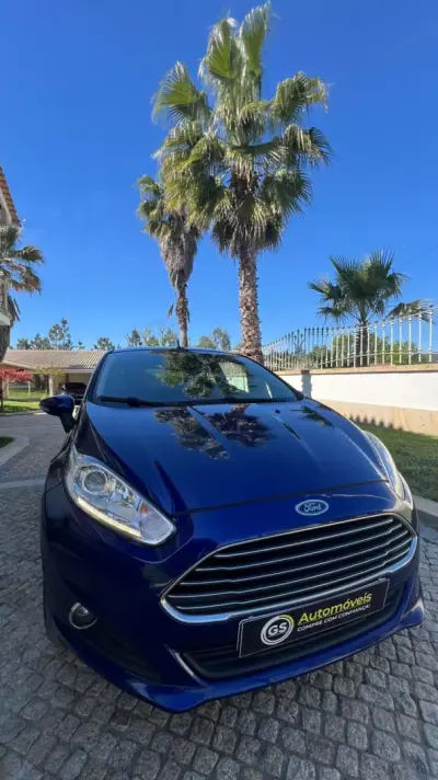 Ford Fiesta 2015 - 7990 EUR, 144693 km - AUTO.MOTO.pt - 144693km - foto 9 de 17