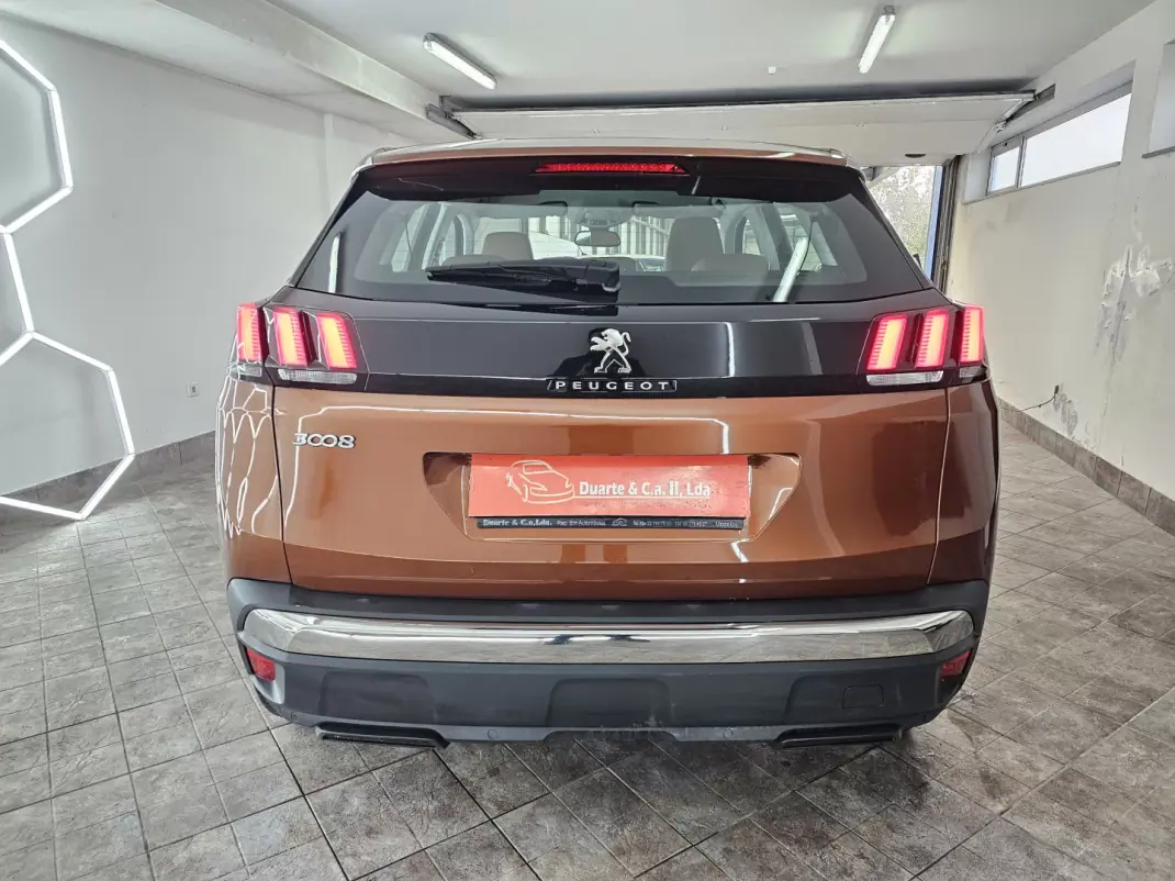 Peugeot 3008 2018 - 18500 EUR, 122503 km - AUTO.MOTO.pt - 122503km - foto 10 de 25