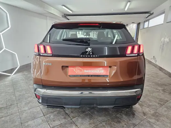 Peugeot 3008 2018 - 17990 EUR, 122503 km - AUTO.MOTO.pt - 122503km - foto 10 de 25