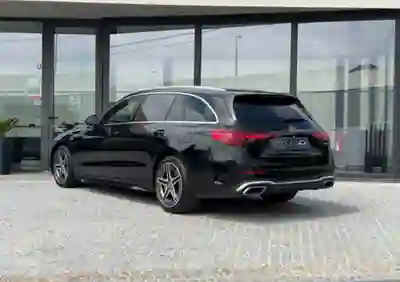 Mercedes-Benz C 300 2022 — foto 5 de 15