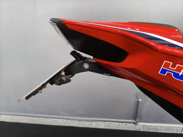 Honda CBR 1000RR 2017 - 15250 EUR, 17000 km - AUTO.MOTO.pt - 17000km - foto 8 de 32