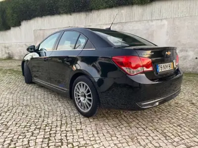 Chevrolet Cruze 2013 - 10750 EUR, 115000 km - AUTO.MOTO.pt - 115000km - foto 4 de 42