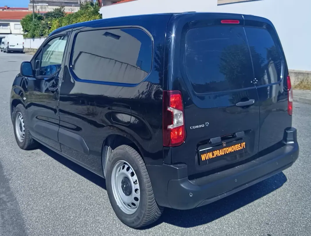 Opel Combo-e 2023 - 16990 EUR, 40100 km - 40100km - foto 5 de 17