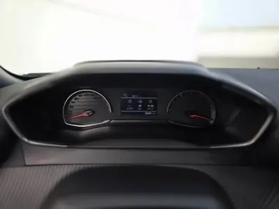 Peugeot 2008 2024 - 18500 EUR, 10965 km - AUTO.MOTO.pt - 10965km - foto 18 de 34