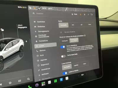 Tesla Model 3 2023 - 29750 EUR, 68000 km - AUTO.MOTO.pt - 68000km - foto 32 de 44