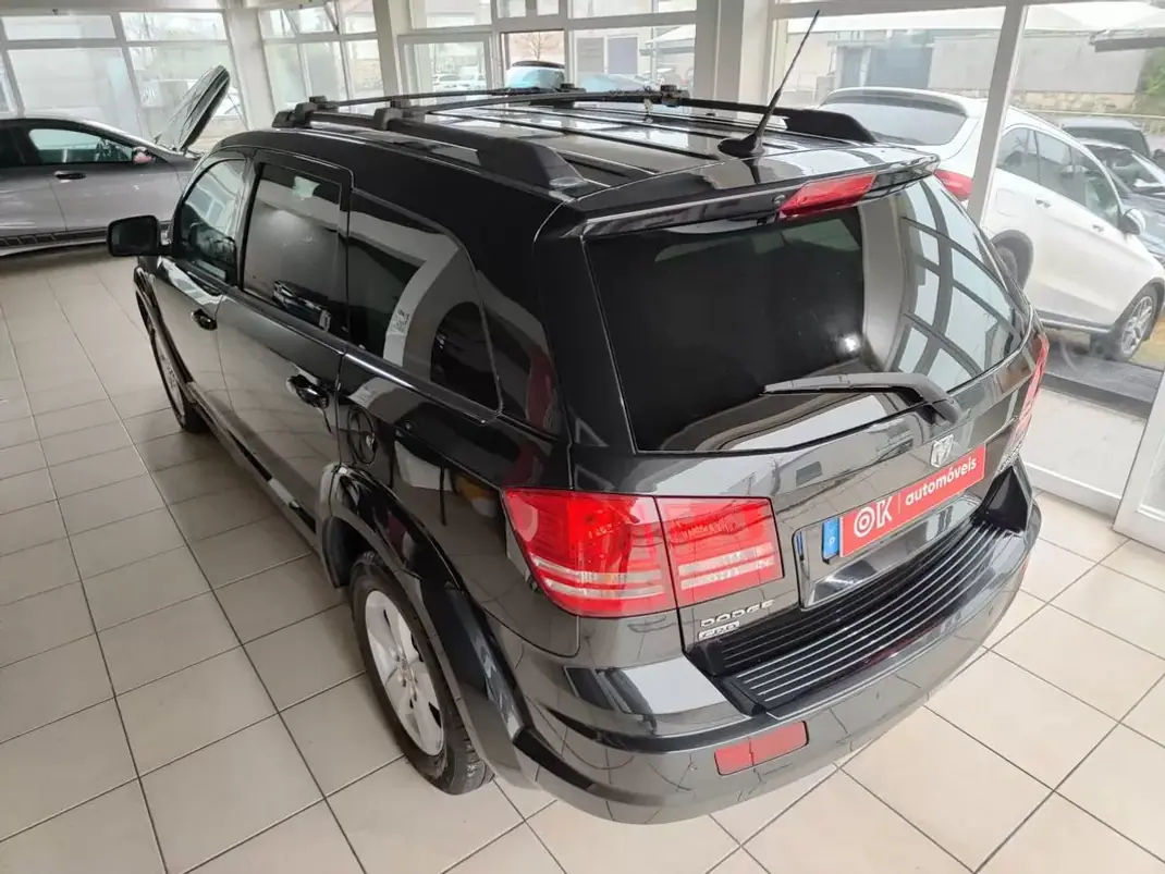 Dodge Journey 2010 - 11750 EUR, 113500 km - AUTO.MOTO.pt - 113500km - foto 9 de 36