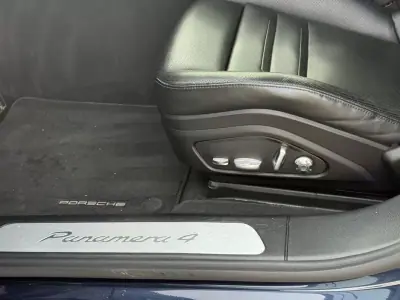 Porsche Panamera 2017 - 58990 EUR, 114000 km - AUTO.MOTO.pt - 114000km - foto 25 de 39