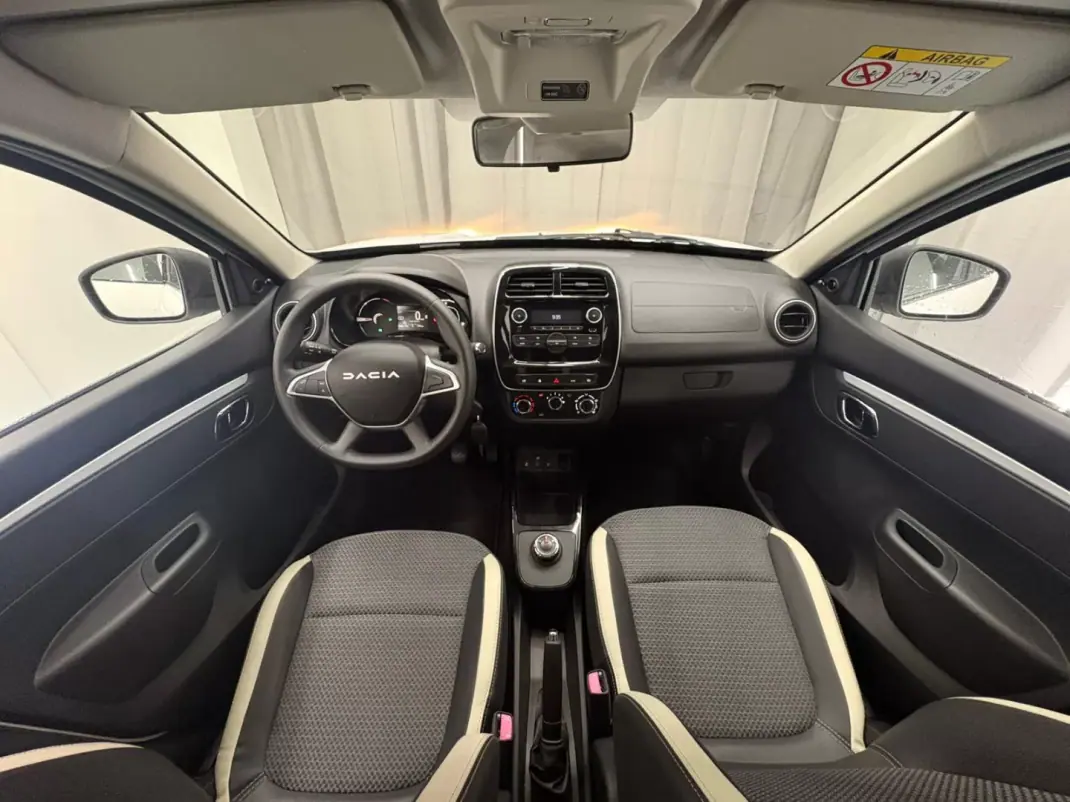 Dacia Spring 2023 - 12250 EUR, 8500 km - AUTO.MOTO.pt - 8500km - foto 8 de 14