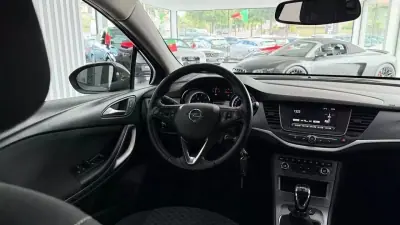 Opel Astra Sports Tourer 2019 - 10750 EUR, 156084 km - AUTO.MOTO.pt - 156084km - foto 12 de 26