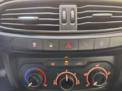 Fiat Tipo Station Wagon 2019 - 10780 EUR, 103800 km - AUTO.MOTO.pt - 103800km - foto 36 de 38