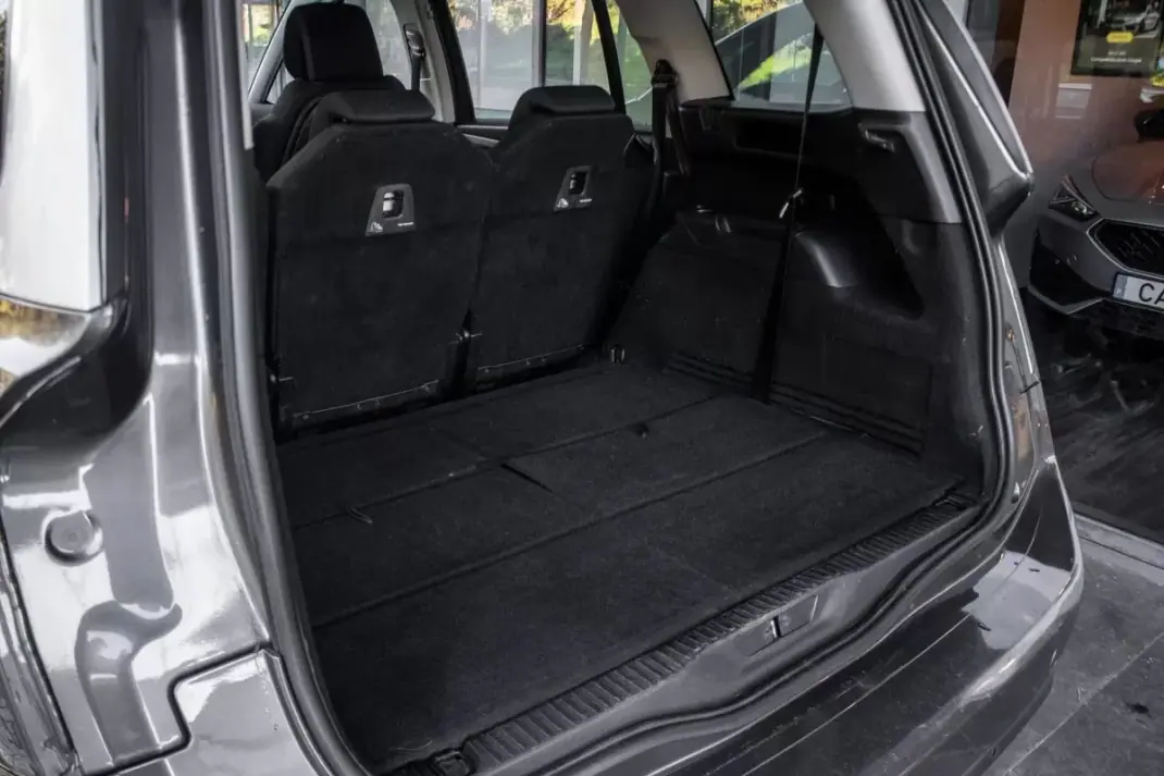 Citroën C4 Picasso 2018 - 9900 EUR, 296322 km - AUTO.MOTO.pt - 296322km - foto 24 de 30