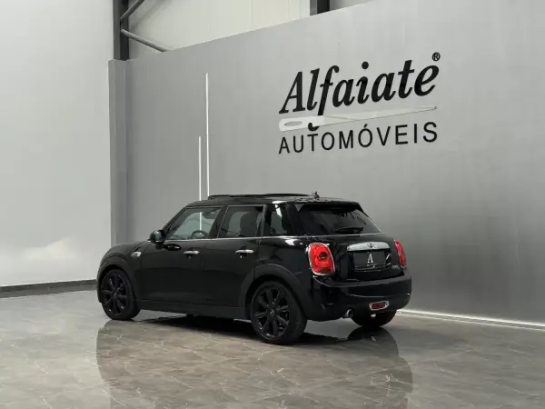 MINI 5 Portas 2016 - 15890 EUR, 167000 km - AUTO.MOTO.pt - 167000km - foto 4 de 34