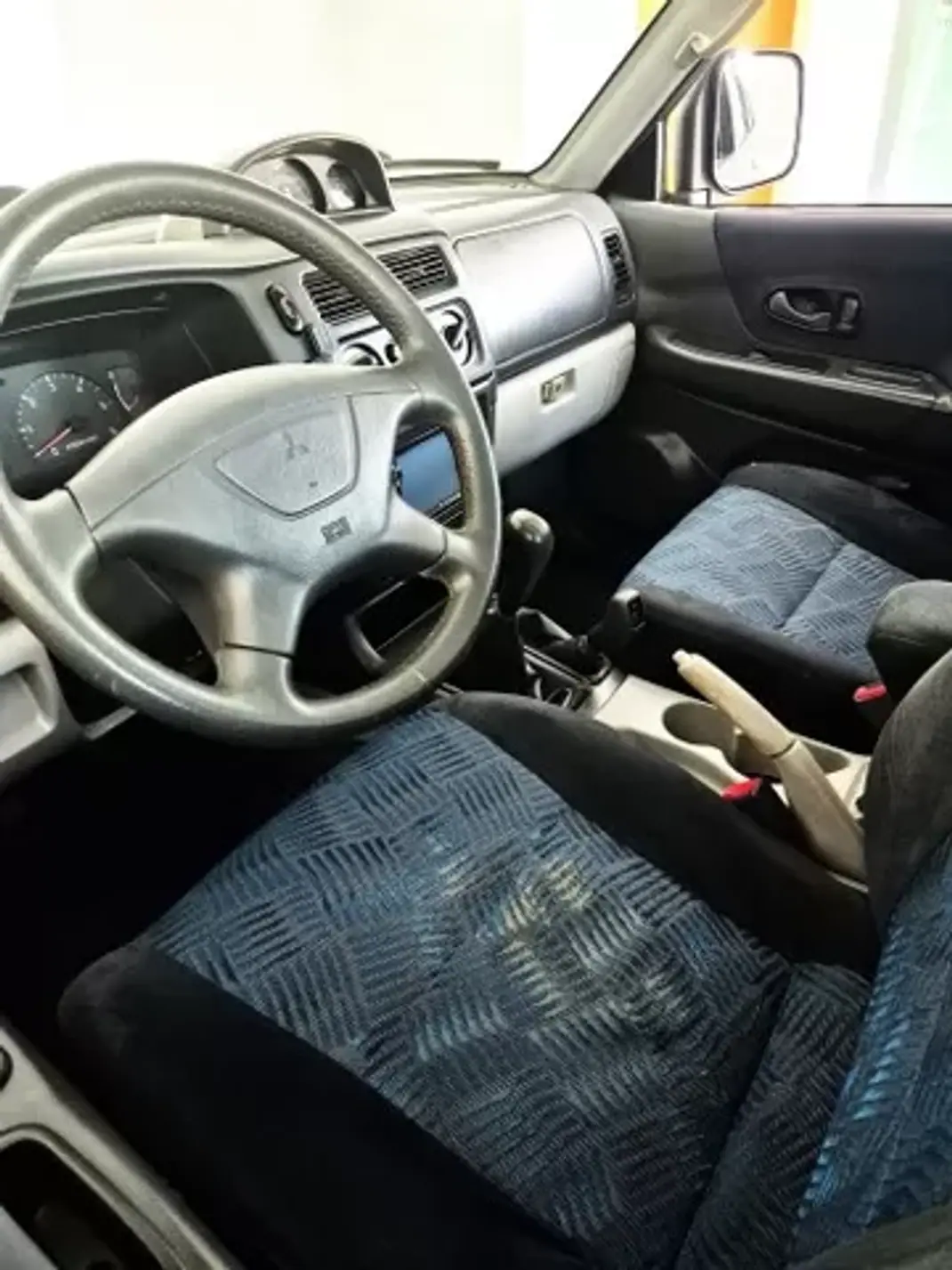Mitsubishi Pajero Sport 2000 - 11750 EUR, 137000 km - 137000km - foto 8 de 10