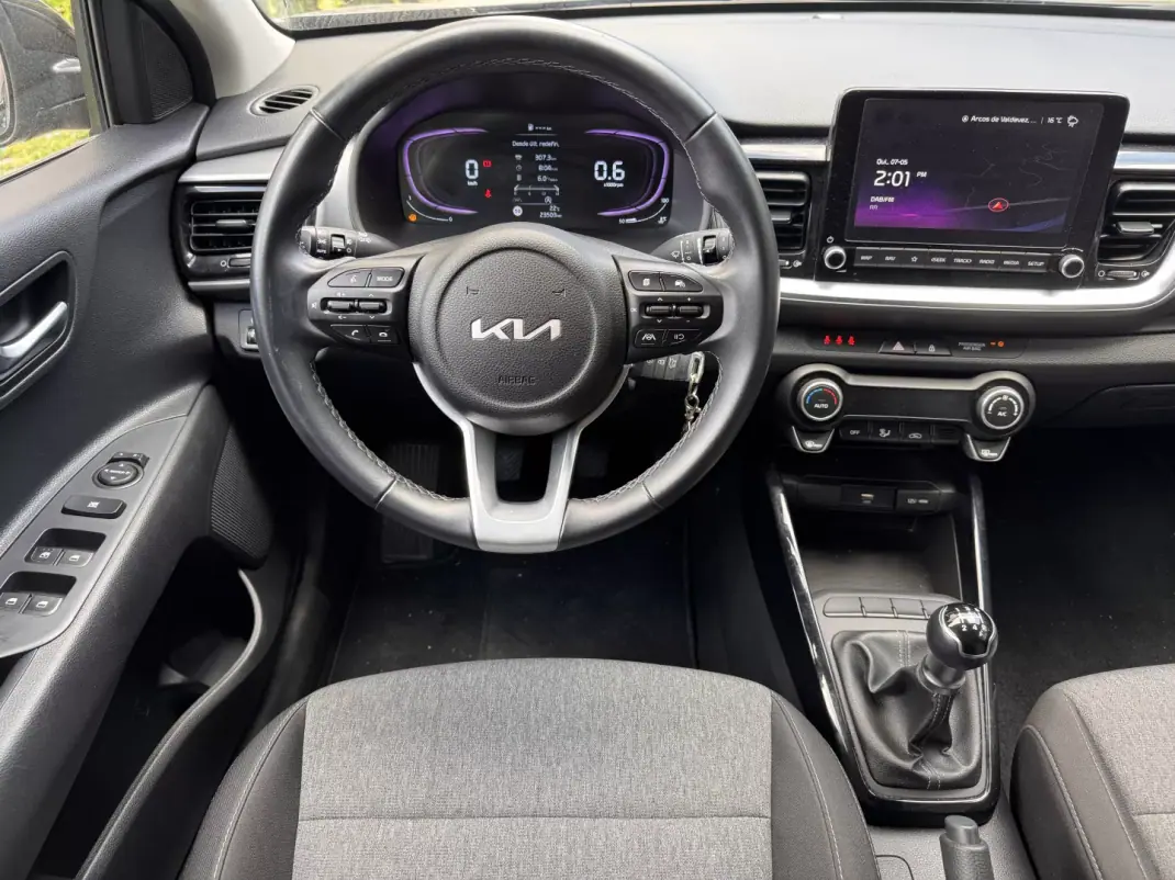 Kia Stonic 2025 - 16990 EUR, 23503 km - AUTO.MOTO.pt - 23503km - foto 9 de 23