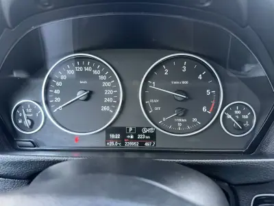 BMW 320 2013 - 12900 EUR, 228000 km - AUTO.MOTO.pt - 228000km - foto 50 de 57