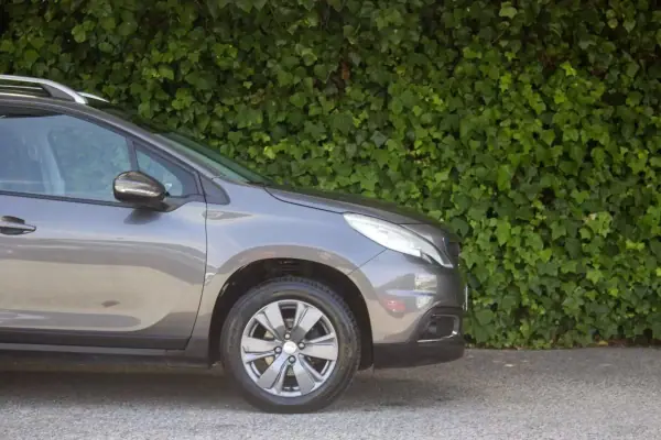 Peugeot 2008 2016 - 10500 EUR, 156000 km - AUTO.MOTO.pt - 156000km - foto 14 de 18