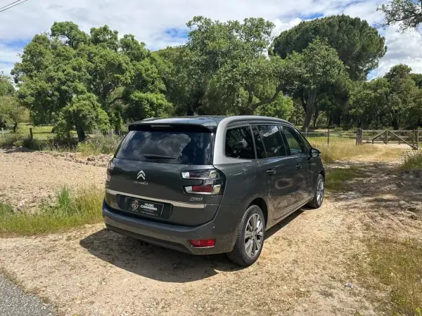 Citroën C4 Grand Picasso 2015 - 10350 EUR, 149000 km - AUTO.MOTO.pt - 149000km - foto 4 de 16