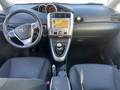 Toyota Verso 2012 - 13750 EUR, 96840 km - 96840km - foto 7 de 14