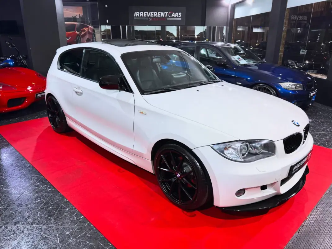 BMW 118 2011 - 13990 EUR, 220567 km - AUTO.MOTO.pt - 220567km - foto 3 de 22