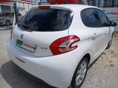Peugeot 208 2014 - 7350 EUR, 85491 km - AUTO.MOTO.pt - 85491km - foto 10 de 25