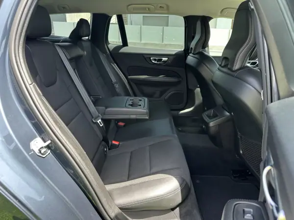 Volvo V60 2020 - 20900 EUR, 100000 km - AUTO.MOTO.pt - 100000km - foto 52 de 59