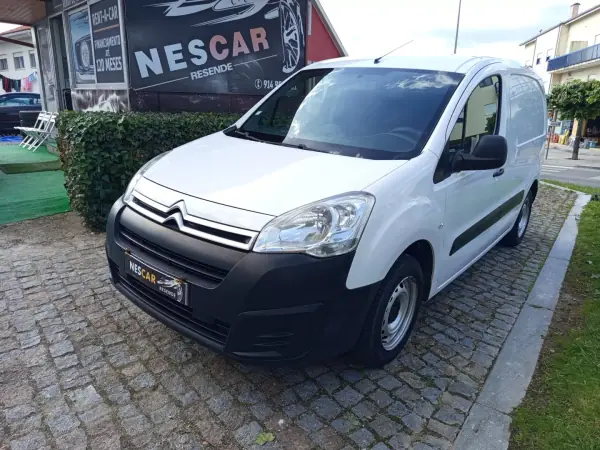 Citroën 2016 - 8990 EUR, 219055 km - AUTO.MOTO.pt - 219055km - foto 2 de 9