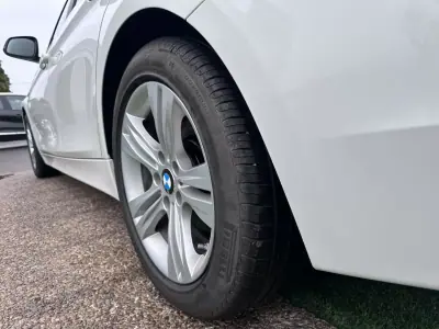 BMW 318 2016 - 14900 EUR, 160000 km - AUTO.MOTO.pt - 160000km - foto 22 de 59
