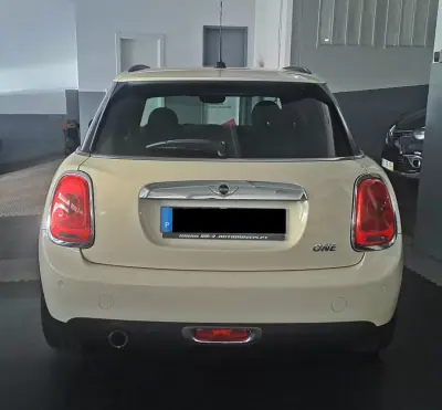 MINI 5 Portas 2015 - 12500 EUR, 130000 km - AUTO.MOTO.pt - 130000km - foto 5 de 19