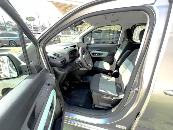 Citroën Berlingo 2021 - 13500 EUR, 81261 km - AUTO.MOTO.pt - 81261km - foto 7 de 19
