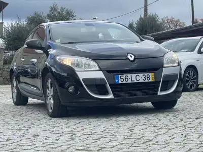 Renault Mégane Coupe 2010 - 9950 EUR, 106501 km - AUTO.MOTO.pt - 106501km - foto 3 de 10
