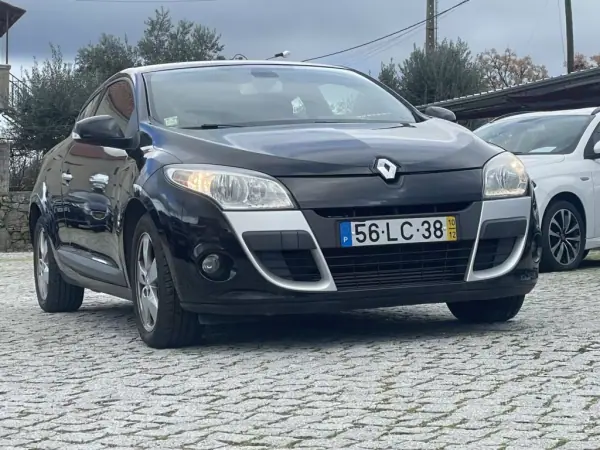 Renault Mégane Coupe 2010 - 9950 EUR, 106501 km - AUTO.MOTO.pt - 106501km - foto 3 de 10