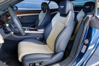 Bentley Continental GTC 2021 - 250000 EUR, 19562 km - 19562km - foto 14 de 28